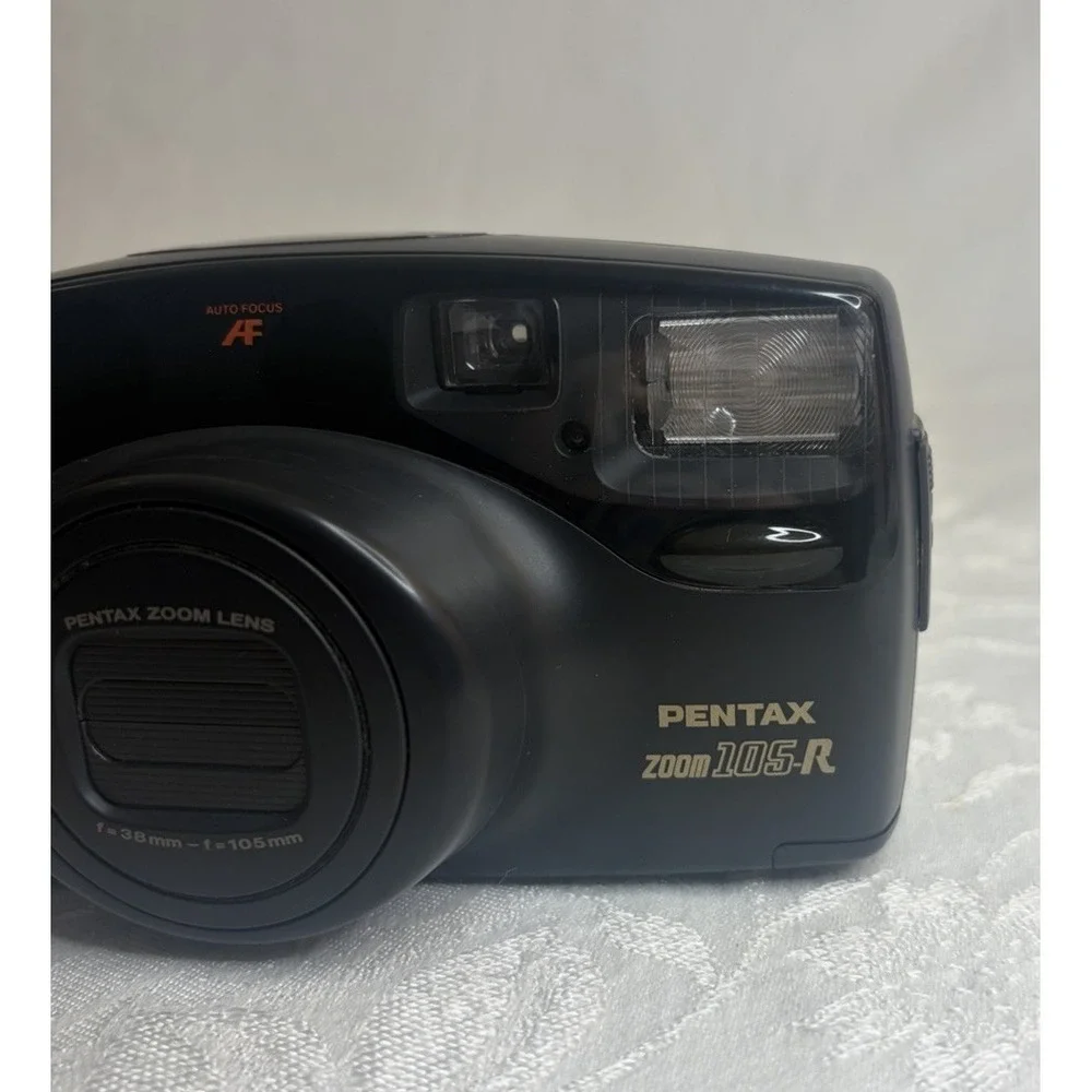 Pentax Zoom 105-R 38mm 105mm Film Camera w/ Strap Black UNTESTED TURNS ON